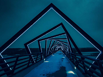 Ponte moderna representando flexibilidade e segurança